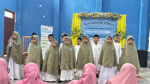 Persembahan Nasyid SDIT Wahdah Islamiyah Sinjai Selatan Pukau Peserta Silaturahim Dirosa