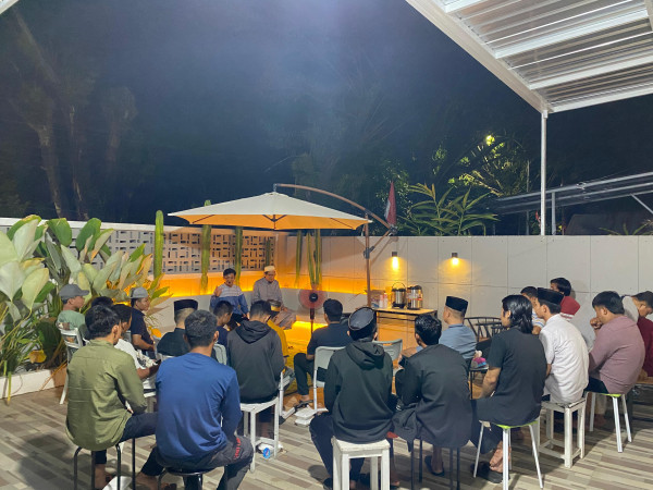 Berbeqiu: Ustaz Rudi Heryana Ajak Pemuda Jangan Tunda Menuntut Ilmu