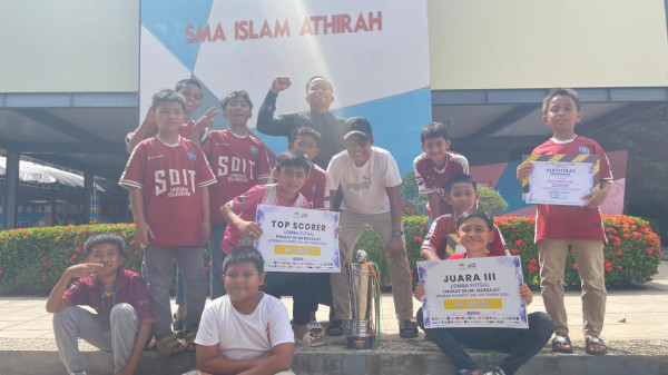 SDIT Wahdah Islamiyah Sinjai Raih Juara III Futsal se-Sulselbar dalam Debut Pertama