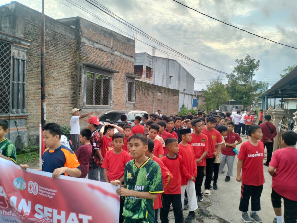 Wahdah Islamiyah Bulukumba Gelar Jalan Sehat Merah Putih