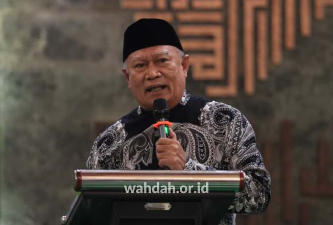 Sinergi Ulama dan Pemerintah: Talkshow Wahdah Islamiyah Makassar Soroti Kesehatan dan Ekonomi Umat