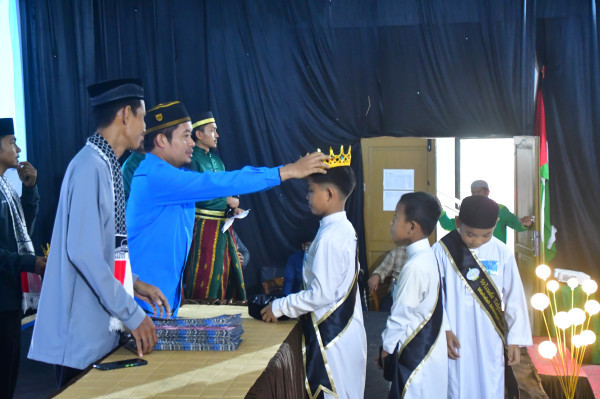 Bersama Al-Qur’an untuk Dunia: 86 Santri Diwisuda, Sinjai Suarakan Solidaritas untuk Palestina
